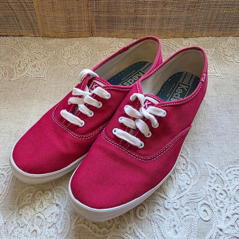 Keds Champion Sneakers Size 8.5 Red Canvas Low Top Lace Up Shoes WF31300M
